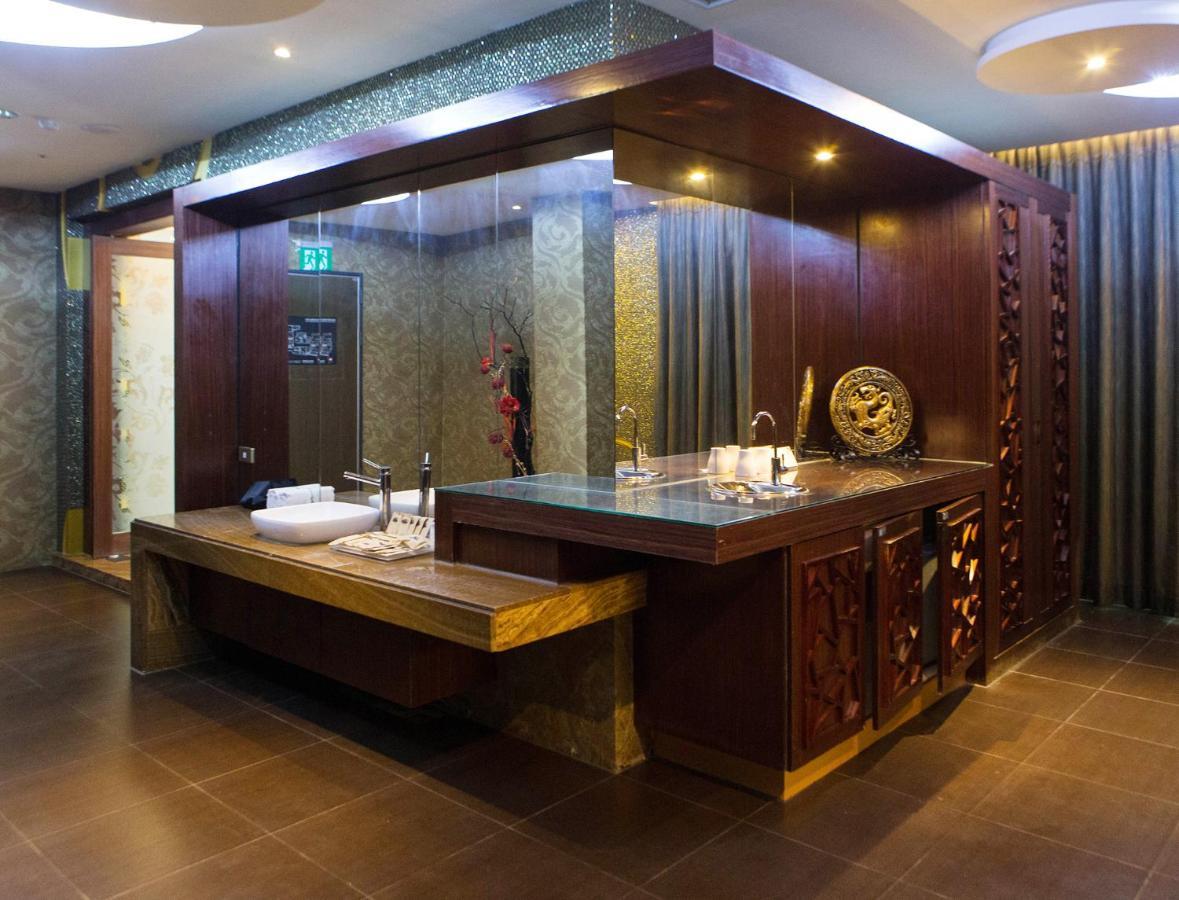 All-Ur Boutique Motel - Taichung Branch Екстер'єр фото