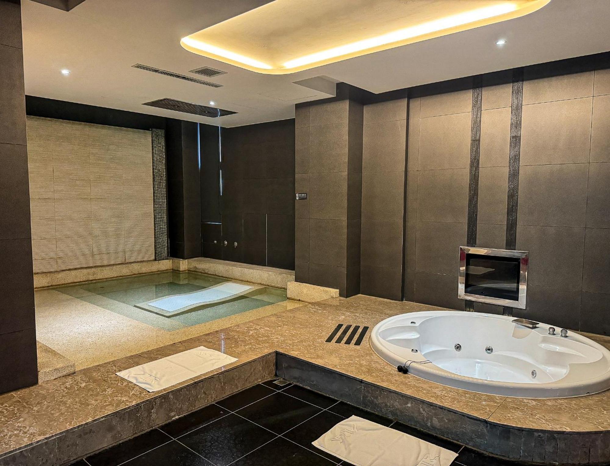 All-Ur Boutique Motel - Taichung Branch Екстер'єр фото