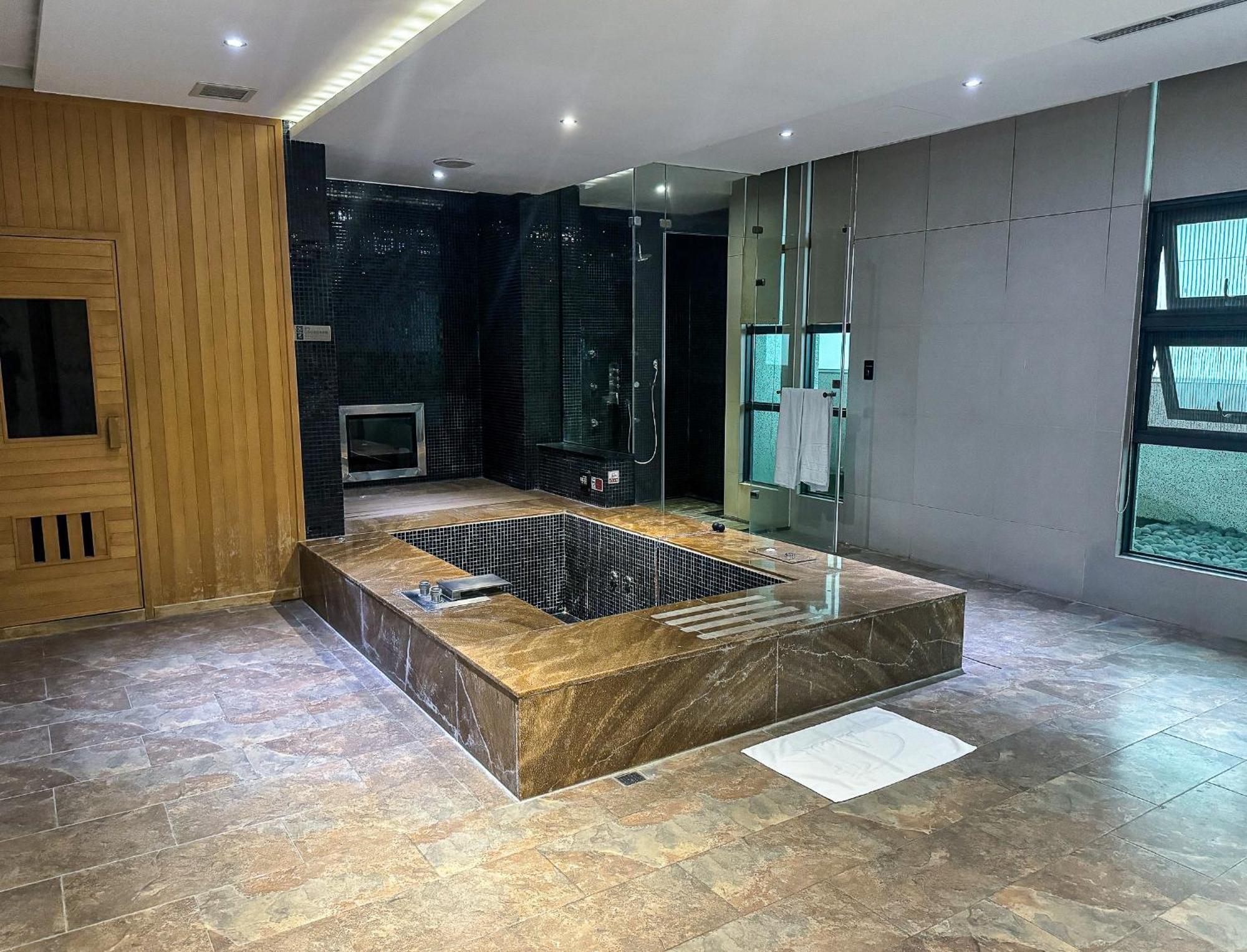 All-Ur Boutique Motel - Taichung Branch Екстер'єр фото