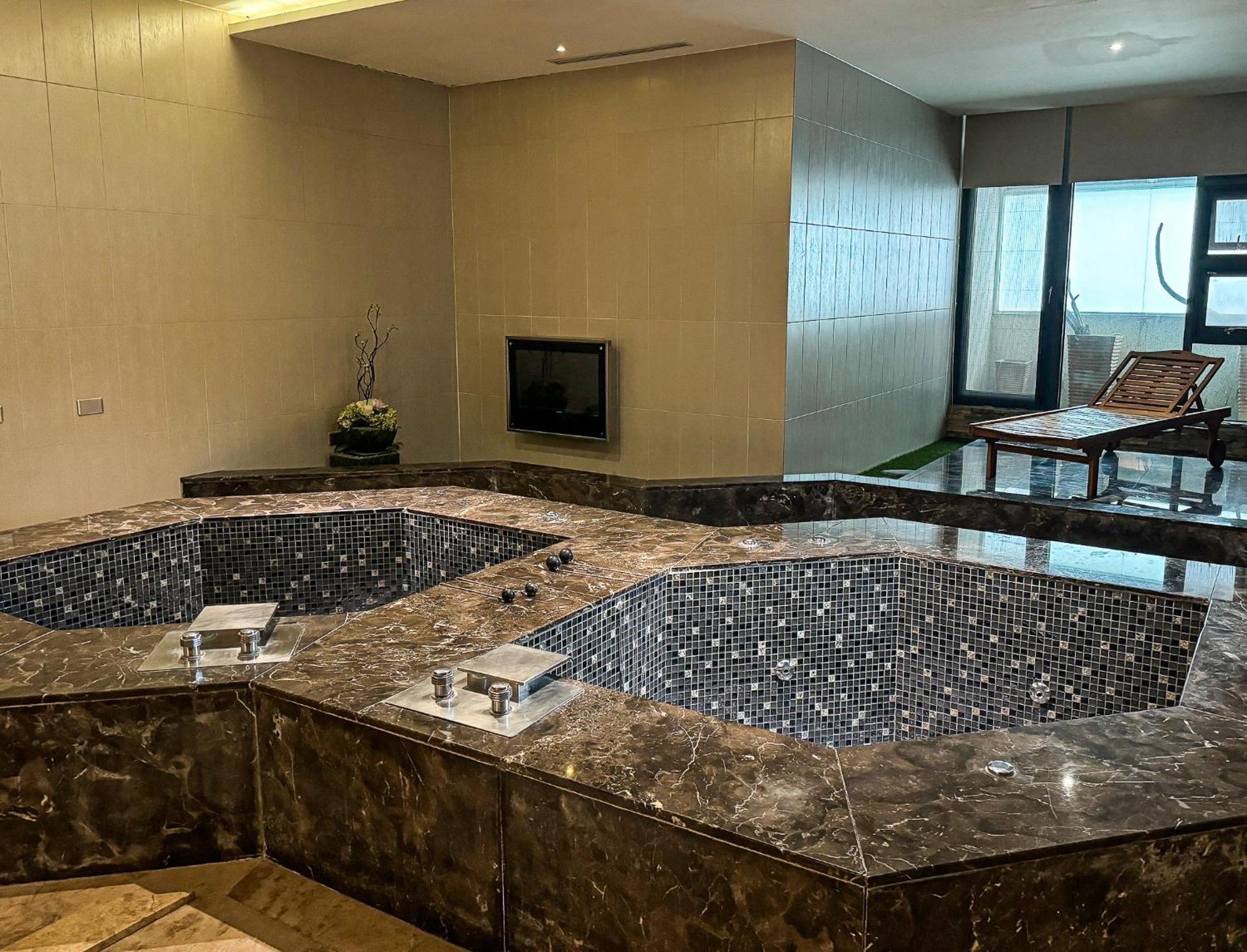 All-Ur Boutique Motel - Taichung Branch Екстер'єр фото