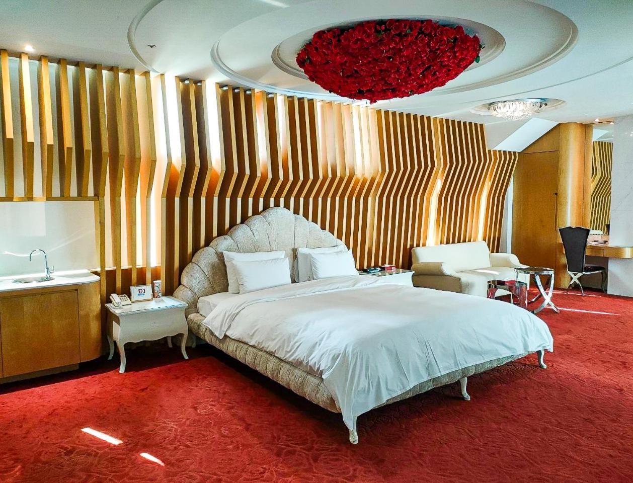 All-Ur Boutique Motel - Taichung Branch Екстер'єр фото
