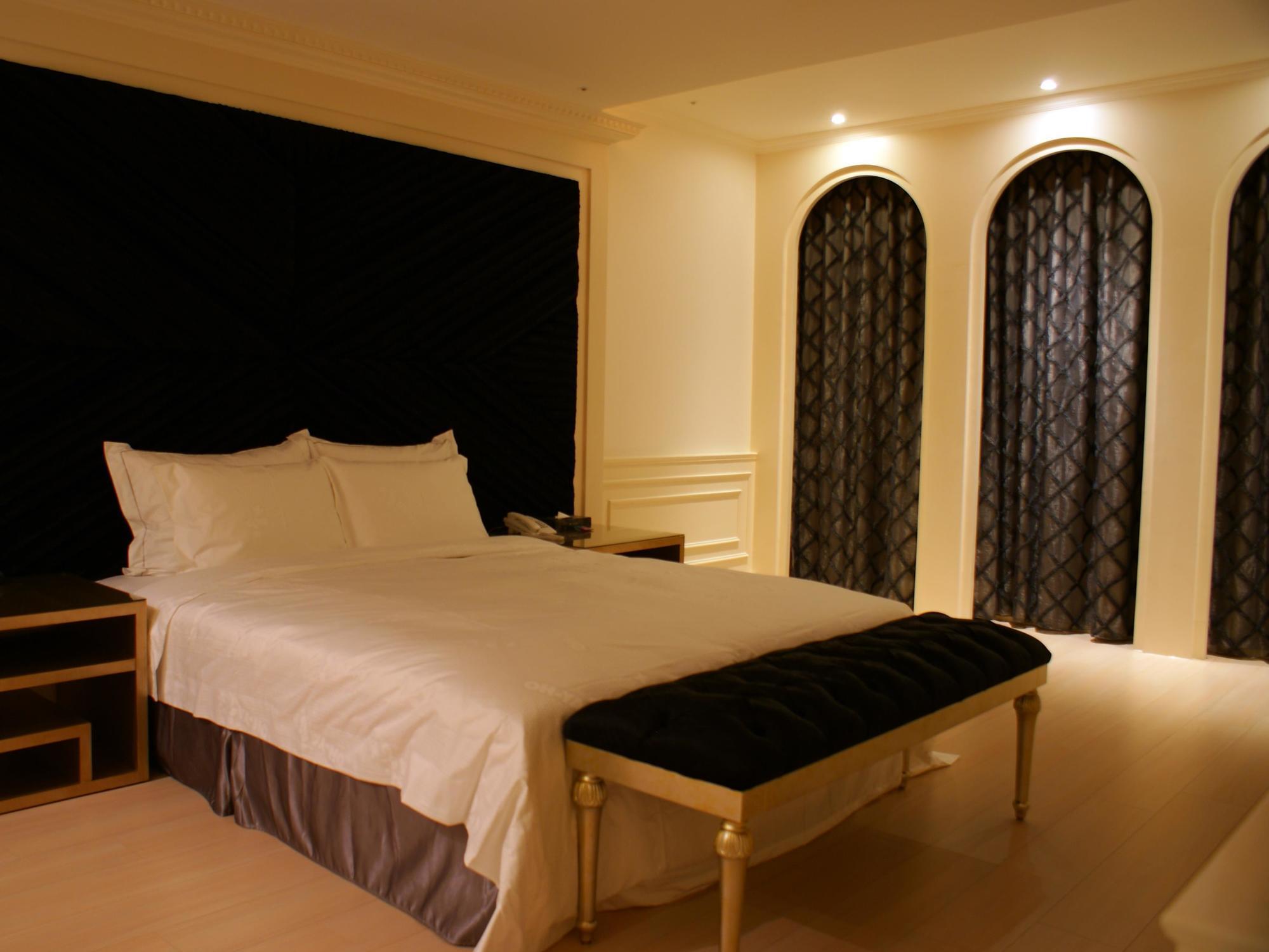 All-Ur Boutique Motel - Taichung Branch Екстер'єр фото