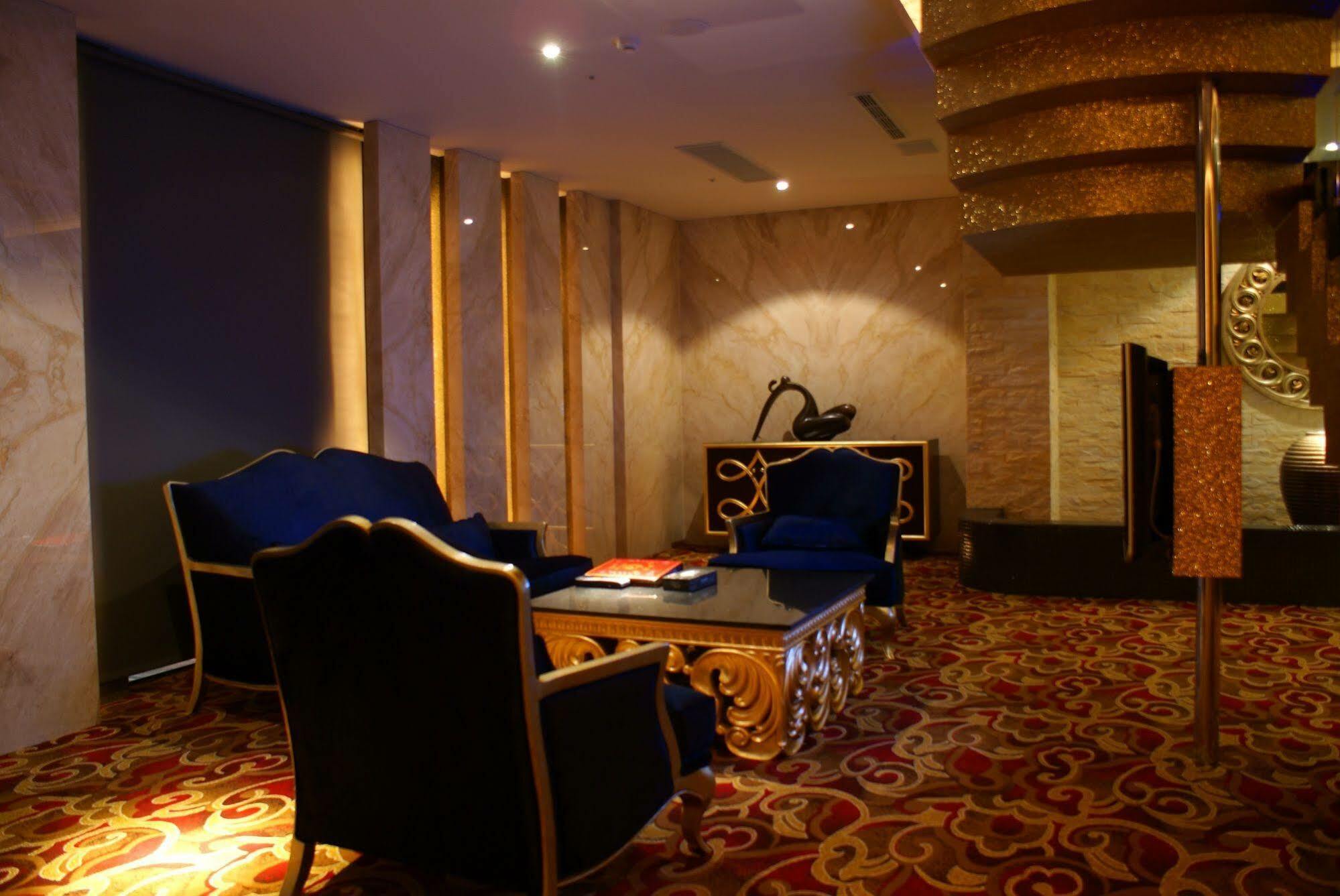 All-Ur Boutique Motel - Taichung Branch Екстер'єр фото