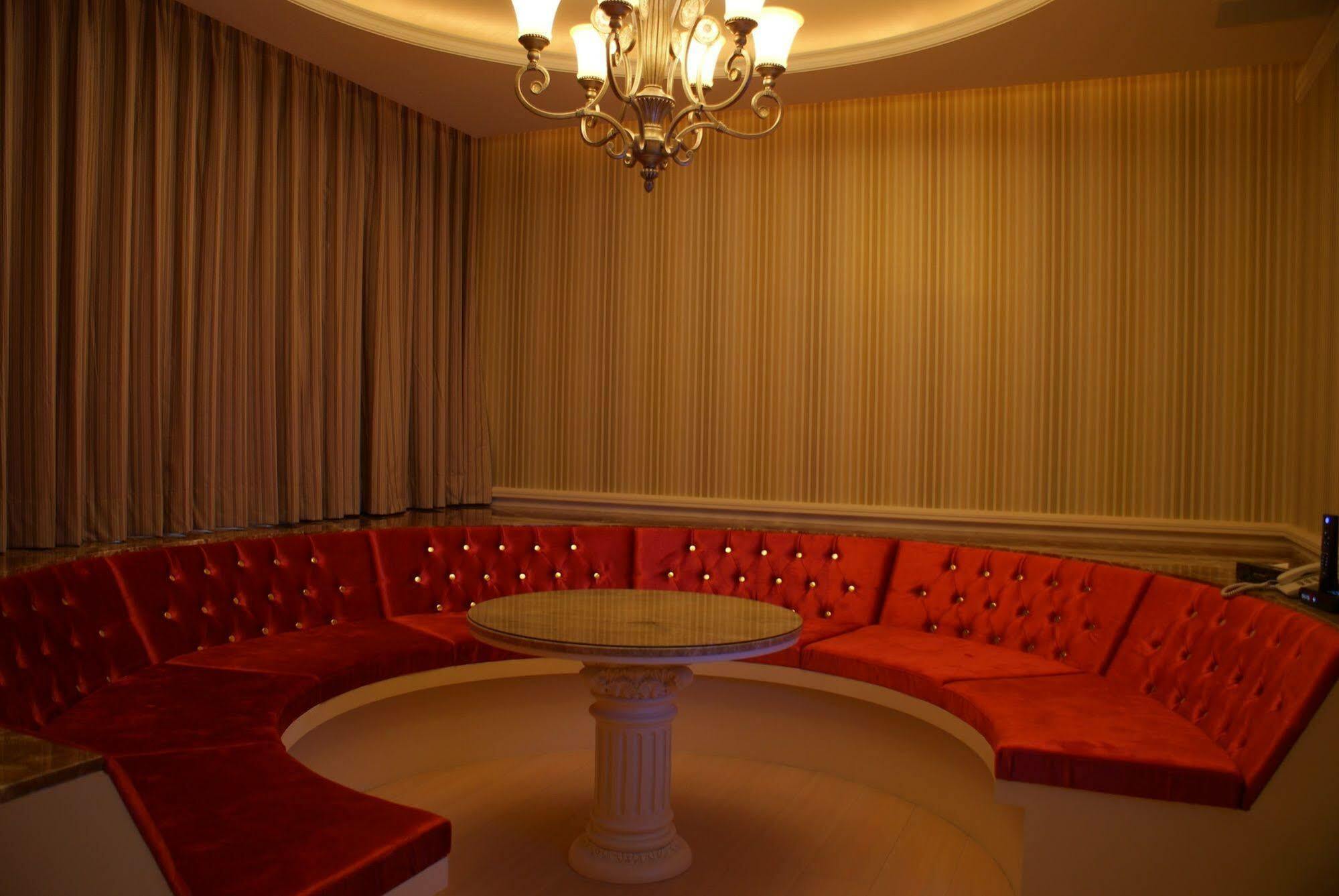 All-Ur Boutique Motel - Taichung Branch Екстер'єр фото