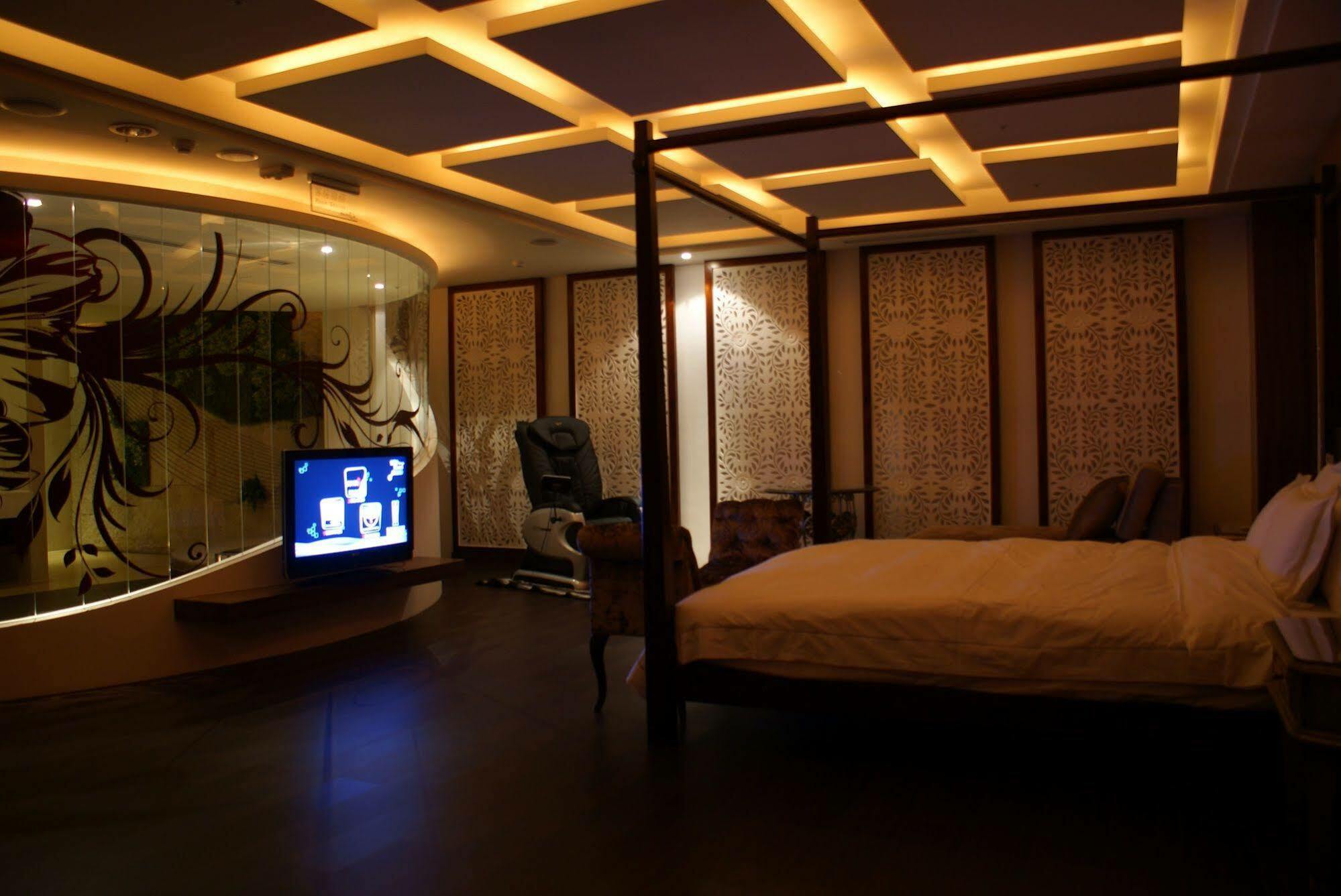 All-Ur Boutique Motel - Taichung Branch Екстер'єр фото
